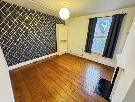 2 bedroom terraced house to rent - Photo 4