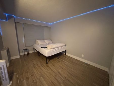 420 Parkdale Ave - Photo 3