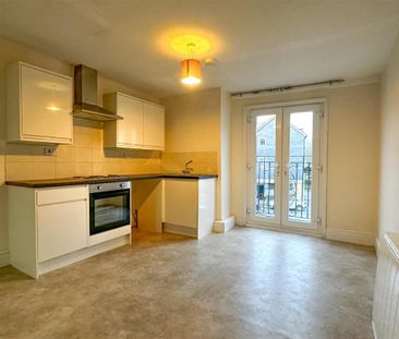 Broadstone, Dartmouth - Photo 3