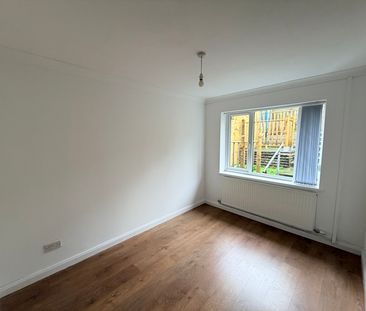 Brynmead Close, Tycoch, Swansea, SA2 - Photo 4