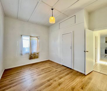 4 Bedroom House in Otahuhu - Photo 3