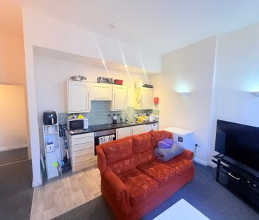 Sherborne Road, Yeovil, Somerset - Photo 3