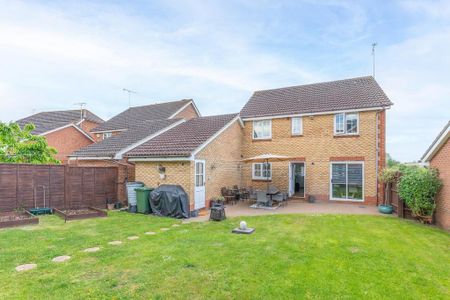 4 bedroom detached house to rent - Photo 3