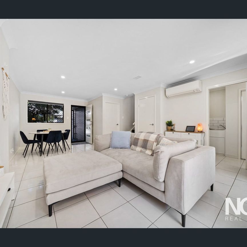 Low-Maintenance Living in a Fantastic Location! - Photo 1