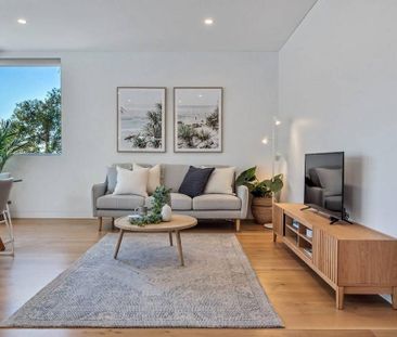 Luxury Coastal Living with Sweeping Valley & City Views - Photo 1