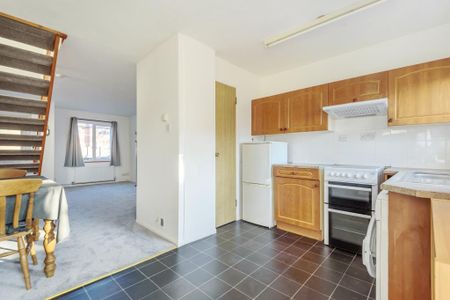 2 bedroom terraced house to rent - Photo 4