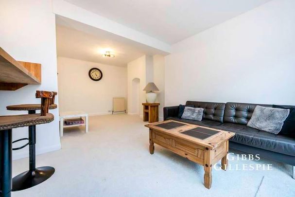 St. Michaels Crescent, Pinner, HA5 - Photo 1