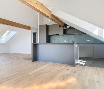 Spacieux 3 pièces en attique dans les combles et vue lac - Photo 3