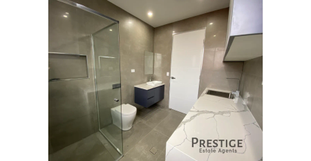 Spacious Family Residence! - Photo 3