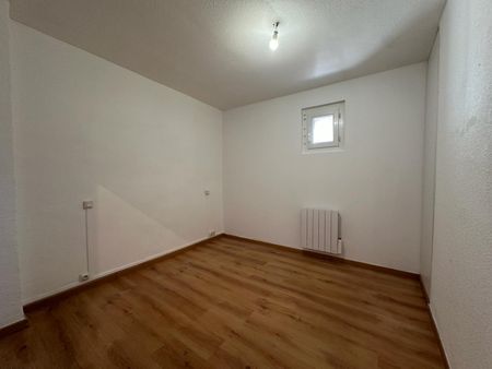 Location Appartement 3 pièces 46m² SETE 34200 - Photo 2