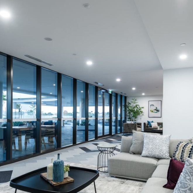 Luxurious, Secure Apartment in Prestigious Location w/ Stunning Views & High Quality Fittings! - Photo 1