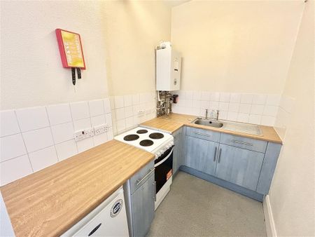 Midanbury Lane, Southampton - Photo 4