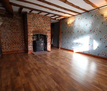 2 bedroom cottage to rent - Photo 2