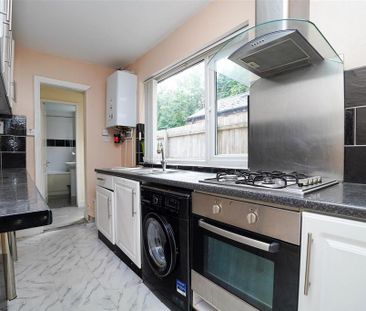 3 bedroom terraced house to rent - Photo 2