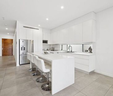 Luxuriously Designed, Stylish And Sun Kissed Executive Style Four B... - Photo 4