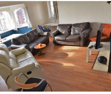 6 Bed - Haddon Hall, Bankfield Road, Burley, Leeds - LS4 2JT - Student - Photo 1