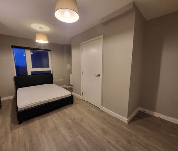 Room in a Shared Flat, Wandle Road, CR0 - Photo 2