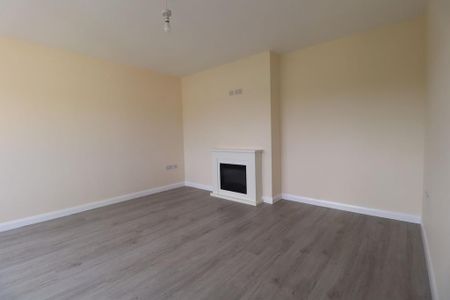 3 bedroom detached bungalow to rent - Photo 4