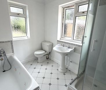 3 bedroom semi-detached house to rent - Photo 6