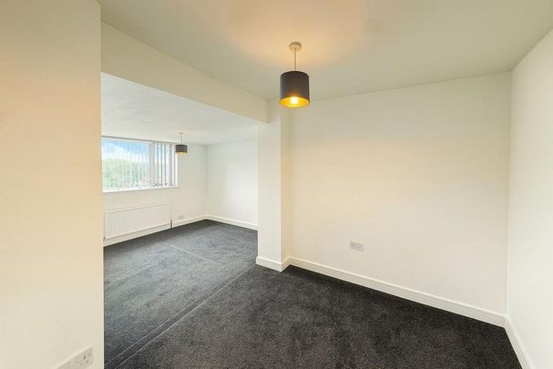 4 bedroom semi-detached house to rent - Photo 1