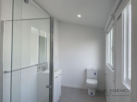 Three x 1‑Bedroom Units, Low‑Maintenance & Convenient Location - Photo 5