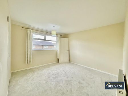 4 bedroom terraced house to rent - Photo 3