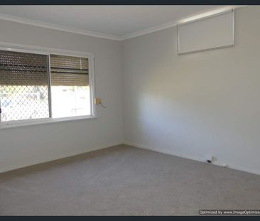 GREAT LOCATION PLEASANT FAMILY HOME - Photo 3