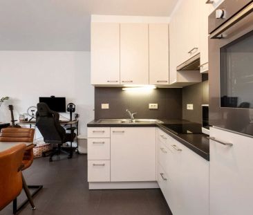 Instapklaar 1-slaapkamer appartement met private autostaanplaats - Photo 3
