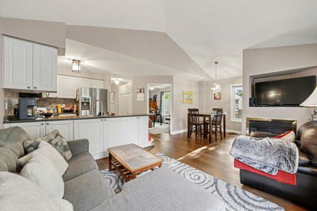 For Lease - 17 James Young Drive, Halton Hills, Ontario - Photo 3