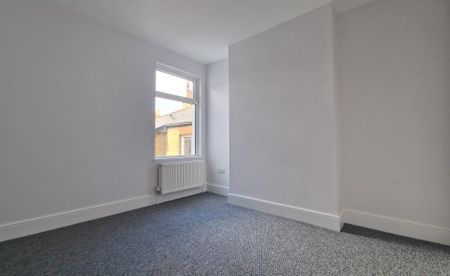 3 bedroom maisonette to rent - Photo 3