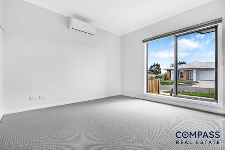 33 Willowleaf Street, Beveridge VIC 3753 - House For Rent | Domain - Photo 5