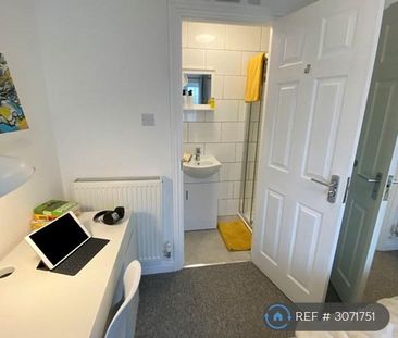 1 bedroom in a house share to rent - Photo 4