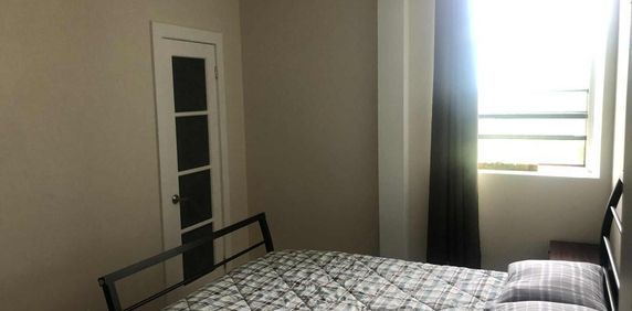 Grand 4 1/2 meublé à louer au mois deux chambres situé dans le pittoresque village du Vieux Sainte-Rose, 2500$ tout inclut - Photo 2