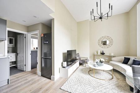 1 bedroom flat to rent - Photo 2