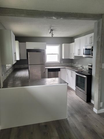 2124 ABBOTT 2 BEDROOMS - Photo 3