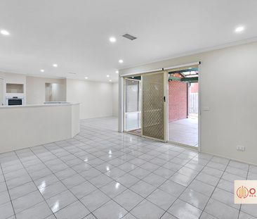 Double Storey Family Home For Lease in Cambridge School Zone! - Photo 5