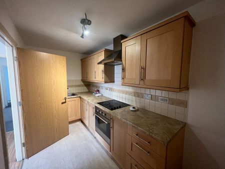 2 bedroom flat to rent - Photo 4