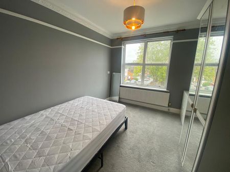 1 bedroom in a house share to rent - Photo 3