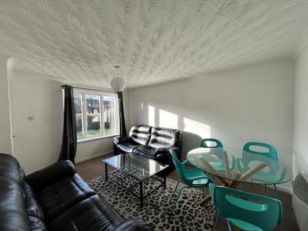 2 bedroom terraced house to rent - Photo 2