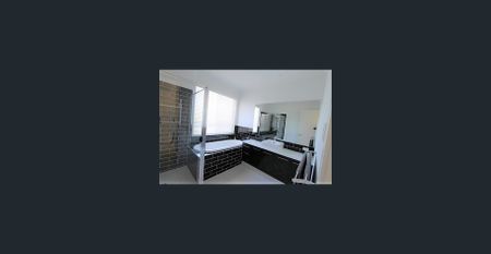 SPACIOUS FAMILY ENTERTAINER OPPOSITE BUSHLAND RESERVE - Photo 2