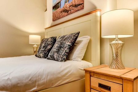 3 bedroom flat to rent - Photo 3