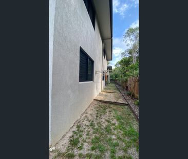 Low-Maintenance Modern Unit close to the Beach - Photo 6