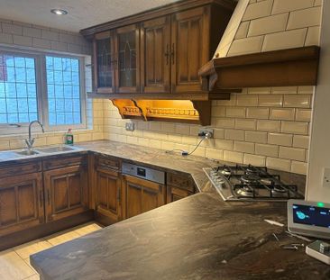 4 bedroom semi-detached house to rent - Photo 6