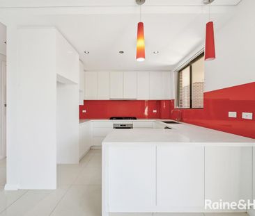 Contemporary, Charming & Convenient! - Photo 5