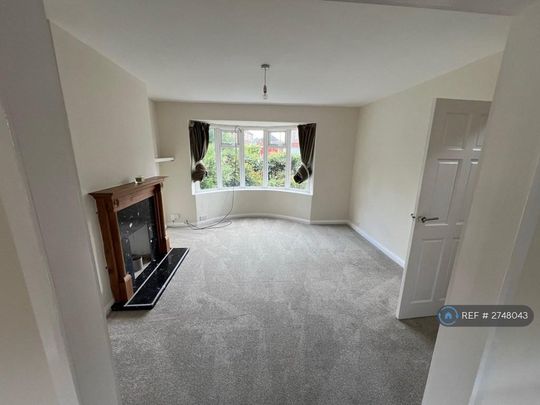 3 bedroom semi-detached house to rent - Photo 1
