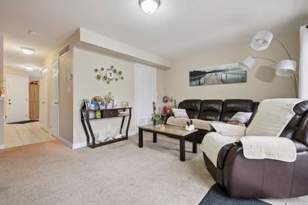 For Lease - 626 Woodlawn Road Unit# 626A, Guelph, Ontario - Photo 2