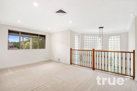 STUNNING FAMILY HOME IN IDEAL PARKSIDE LOCALE - Photo 2