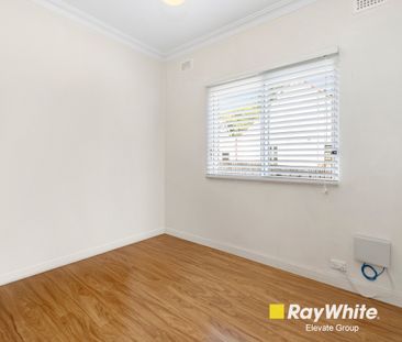 33 Old Canterbury Road, Lewisham NSW 2049 - House For Rent | Domain - Photo 4