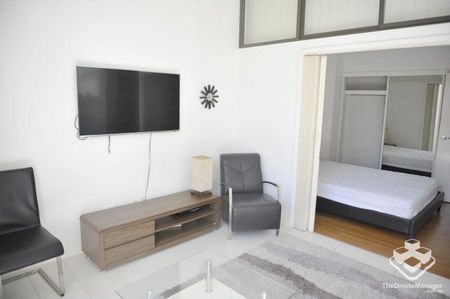 FURNISHED UNIT IN THE VALLEY - Photo 2