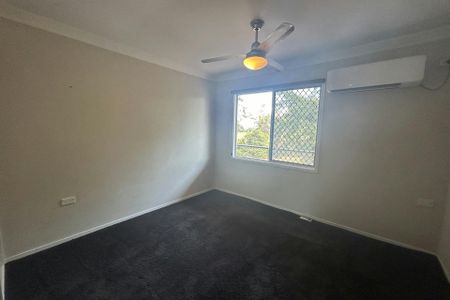 SPACIOUS FAMILY HOME WITH A RUMPUS ROOM AND SWIMMING POOL AVAILABLE NOW! - Photo 5